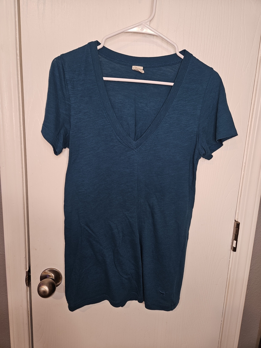 PINK Victoria's Secret Teal V-Neck Short Sleeve Tee